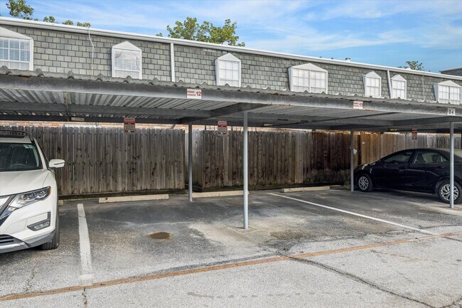 Building Photo - 9031 Gaylord Dr