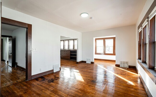 Building Photo - 2548 N 38th St