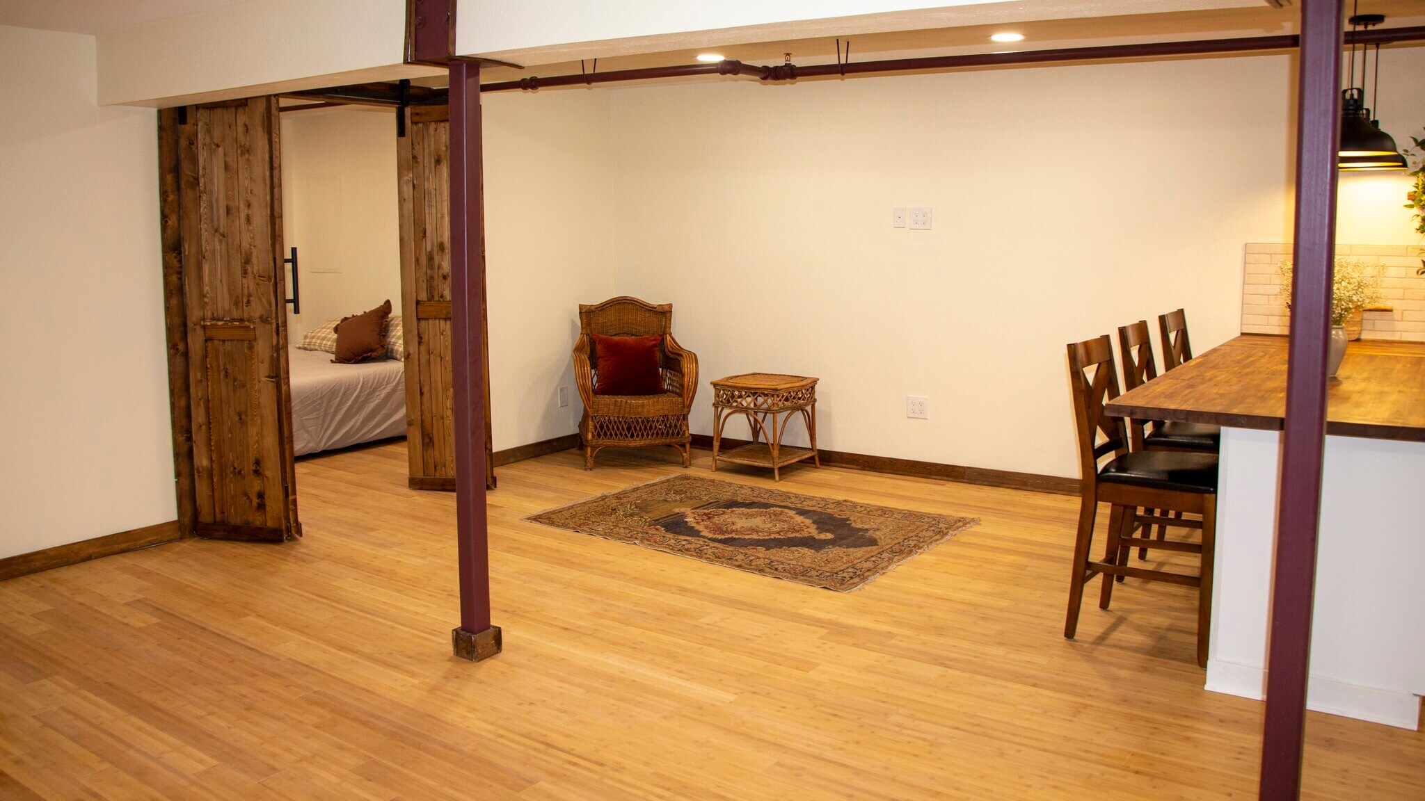 Building Photo - 423 W 1st Ave