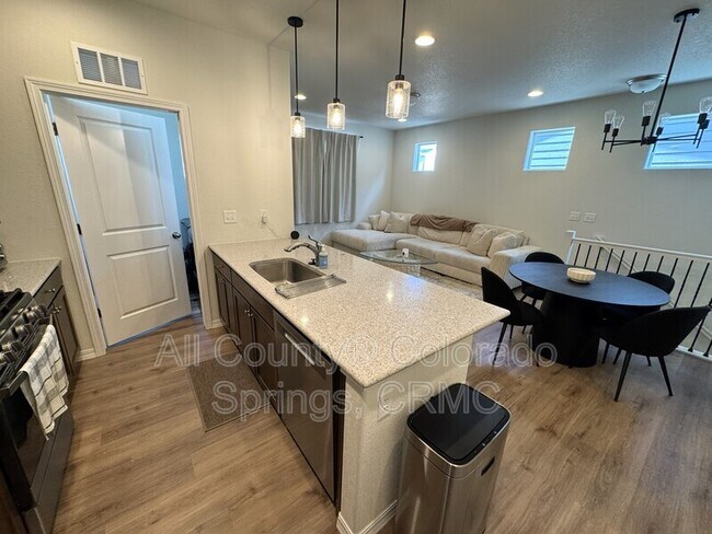 Building Photo - 7421 Marbled Wood Pt
