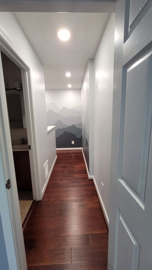 Building Photo - Beautifully Maintained Townhome in Downtow...