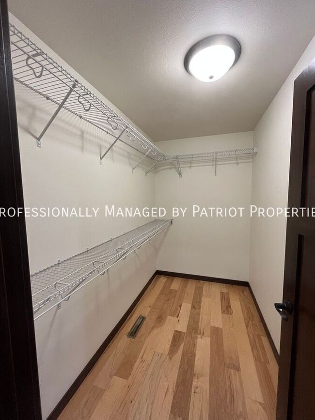 Building Photo - 245 Alyssa St