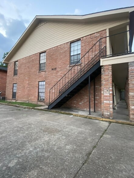 Building Photo - 9135 Great Smokey Ave