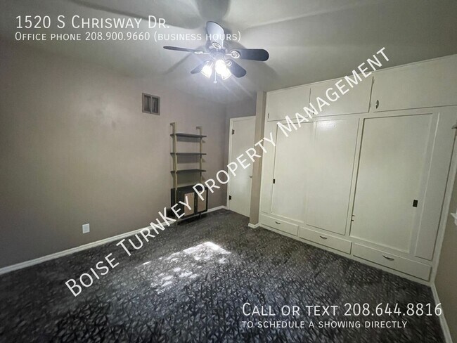 Building Photo - 1520 Chrisway Dr