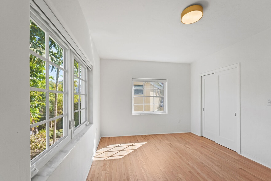 Building Photo - 3705 Ponce de Leon Blvd