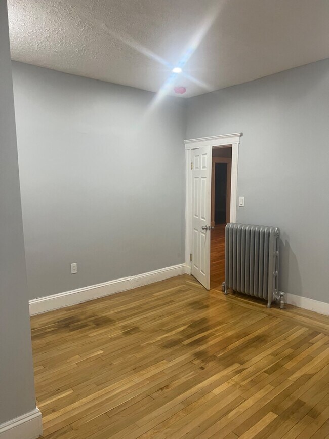 Building Photo - 31 Middleton St