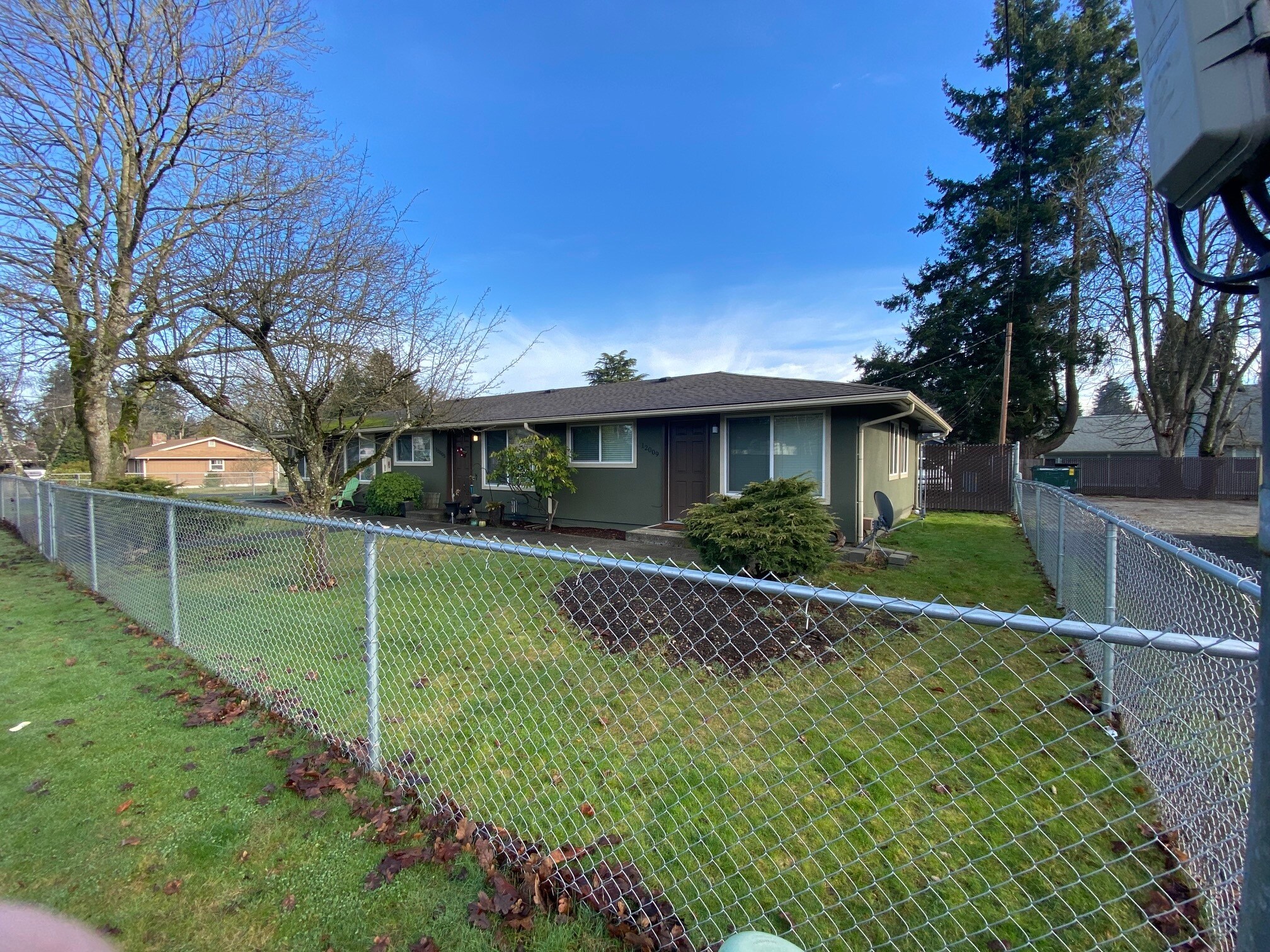 Fenced Shared Front Yard - 12009 C St S