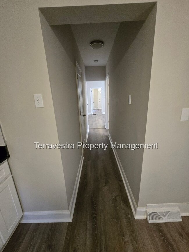 Building Photo - 321-323 South 5th Street