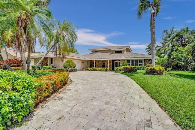Primary Photo - 2527 Lakes Dr
