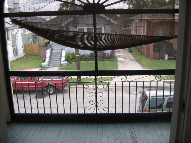 Building Photo - Spacious 3-Bedroom Apartment in the Heart of Broadmoor/Uptown