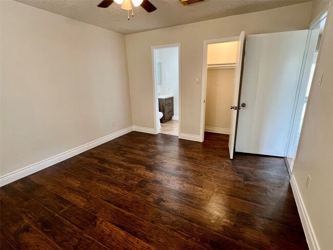 Building Photo - 12110 Murr Way