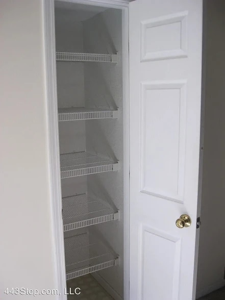 Building Photo - 310 Nikki Way