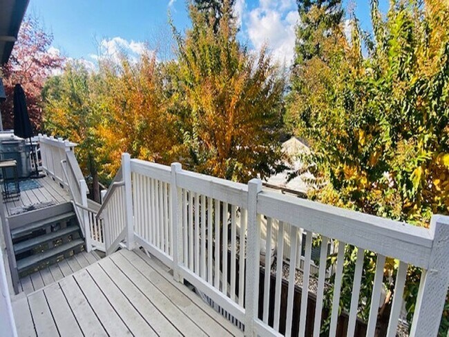 Building Photo - Charming 2BD/2BA + Loft, Upper Unit Condo in Alamo- Available NOW!