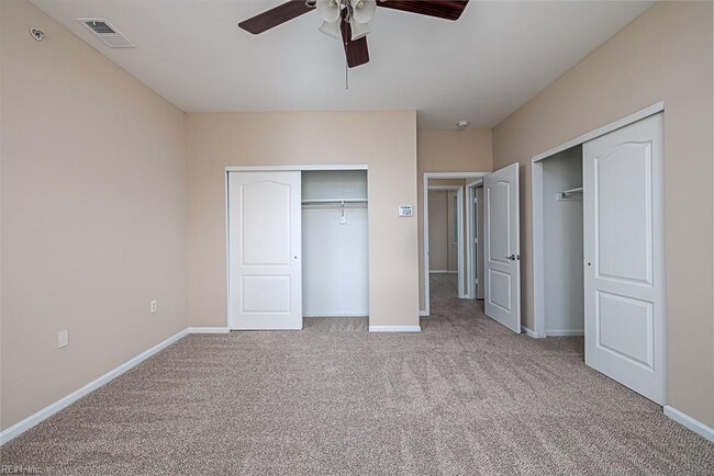 Building Photo - 5300 Warminster Dr