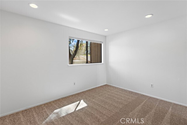 Building Photo - 31287 E Nine Dr