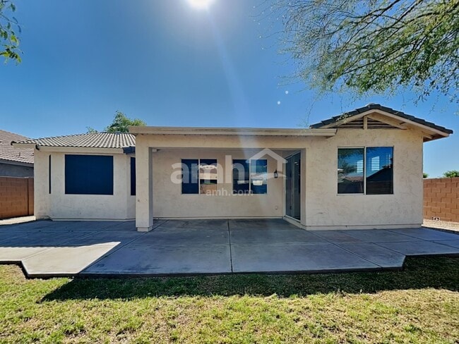 Building Photo - 7307 S 73rd Dr
