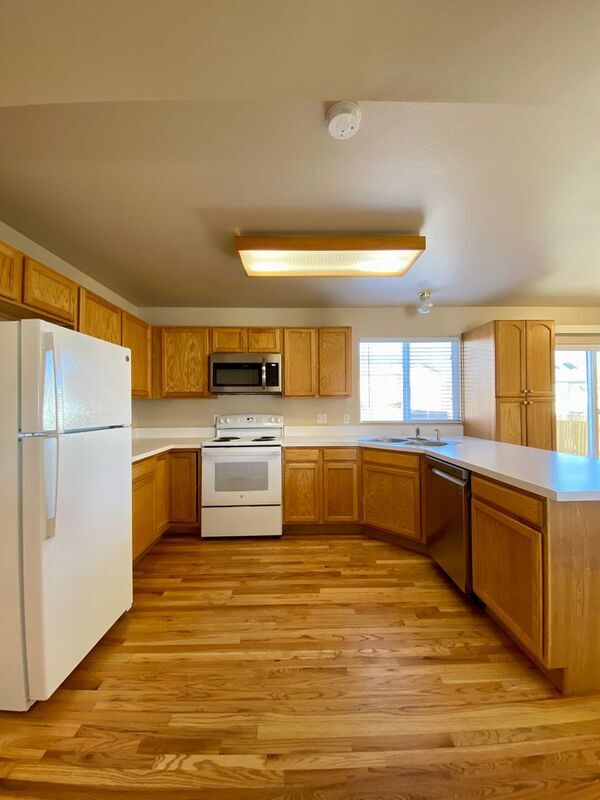 Building Photo - 1048 Scarlet Oak Dr