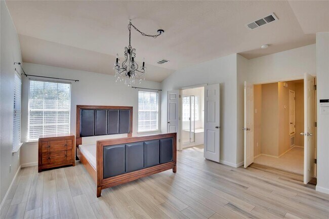 Building Photo - 10321 Beard Ave