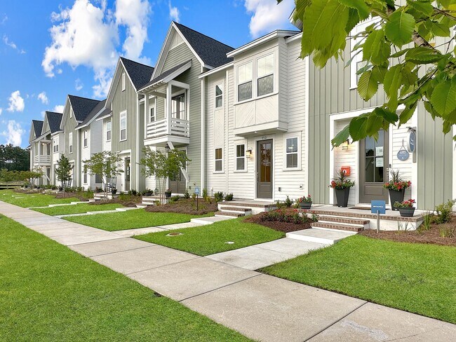 Building Photo - Luxury Townhome in Midtown Nexton