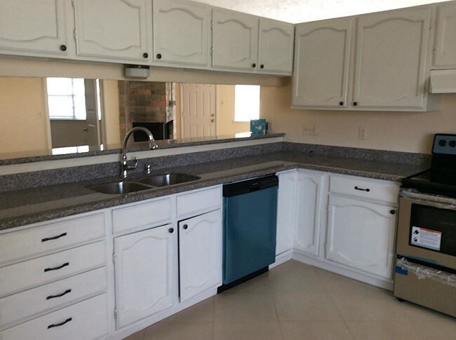 Building Photo - 16418 Quail Park Dr