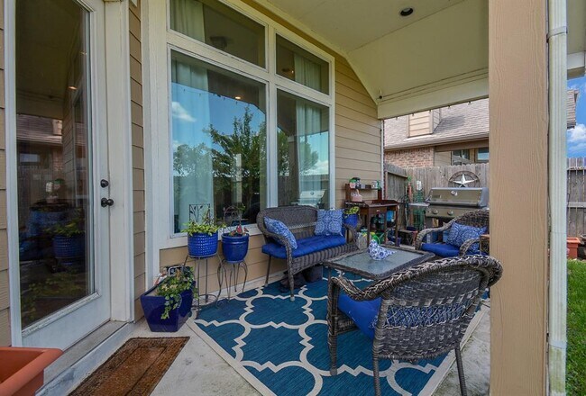 Building Photo - 2715 Farlow Ln