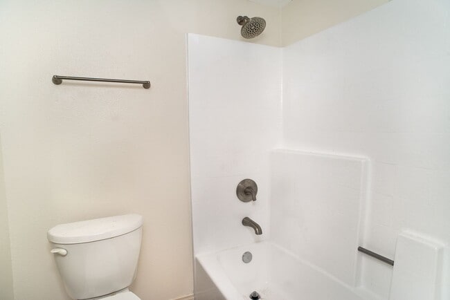 Building Photo - Warner Center  2 Bedroom + Loft Condo for Rent in Woodland Hills!