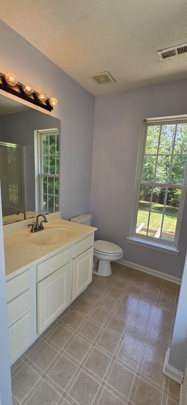 Building Photo - 3508 Selway Dr