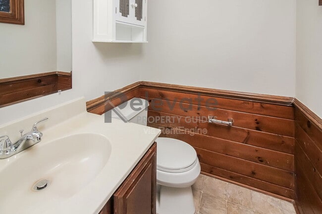 Building Photo - 8247 Fourscore Dr