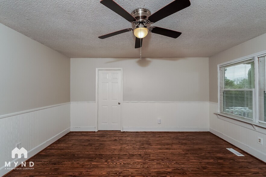 Building Photo - 6538 Mountain Heights Rd