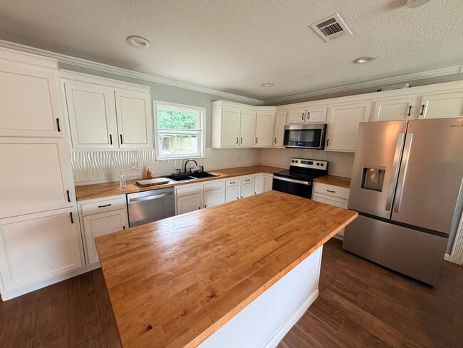 Building Photo - Gautier Property