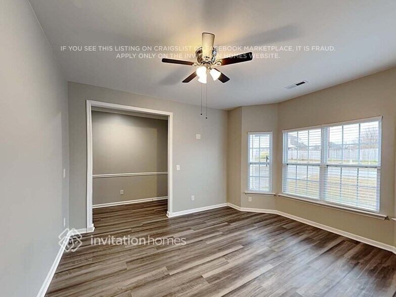 Building Photo - 720 Red Oak Tree Dr