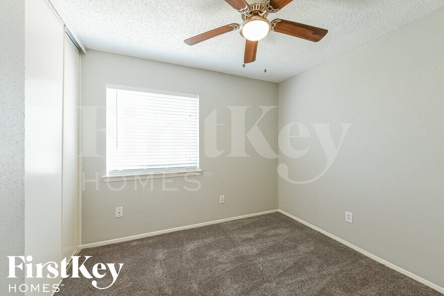 Building Photo - 13630 Alon Ln