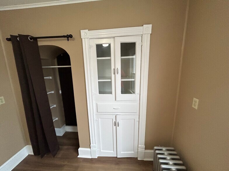 Building Photo - 507 Electric Ave