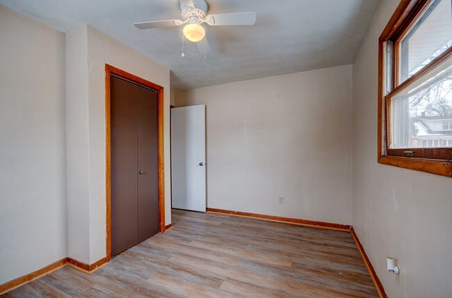 Building Photo - 323 S Hebbard St