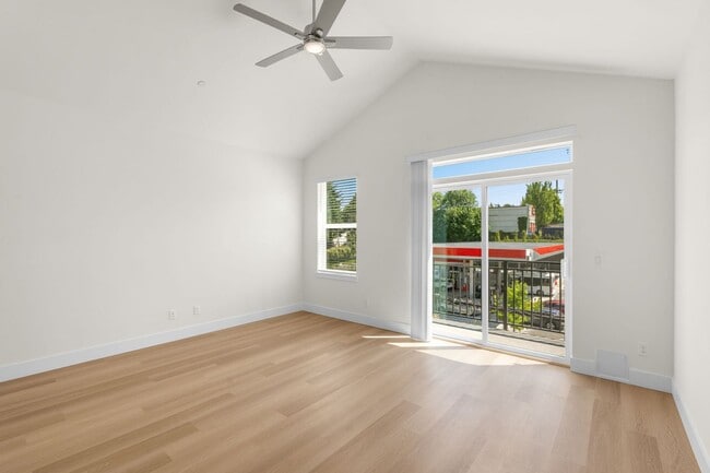 Building Photo - 8417