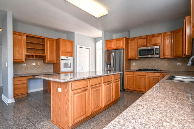 Building Photo - 5495 Chapel Hill