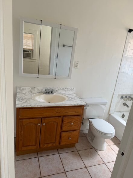 bathroom - 559 Lincoln Ave