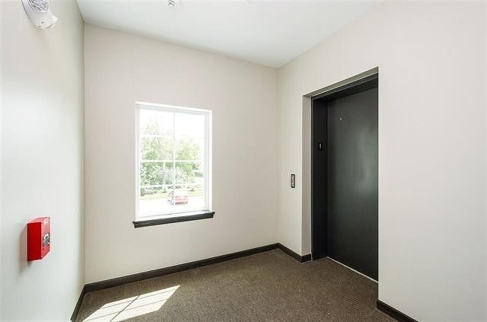 Building Photo - 2863 Spring Rose Circle