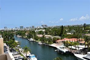 Building Photo - 2350 NE 135th St