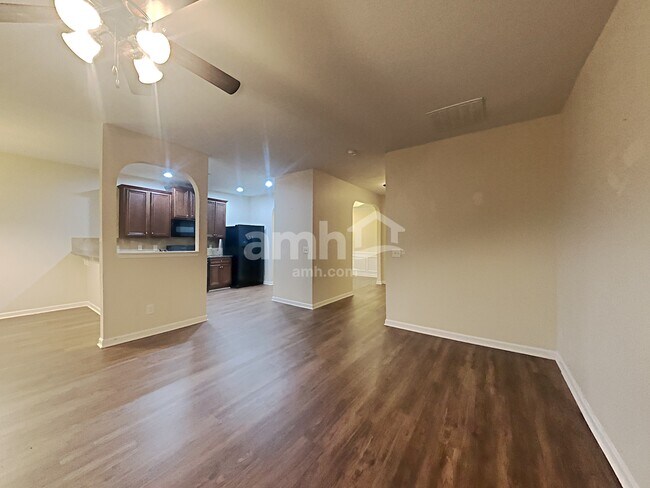 Building Photo - 214 Hidden Creek Pt