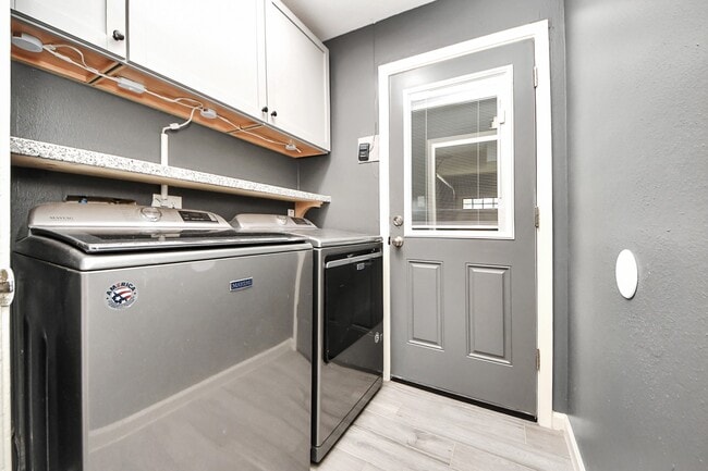 Building Photo - 3514 Spanish Acorn Ln