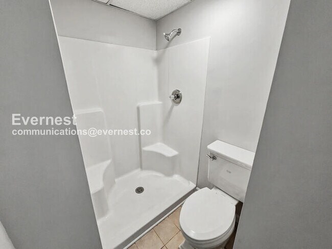 Building Photo - 117 Thornwood Dr