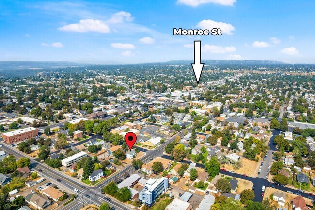 Building Photo - Charming 3 Bed 2 Bath Emerson Garfield Rem...