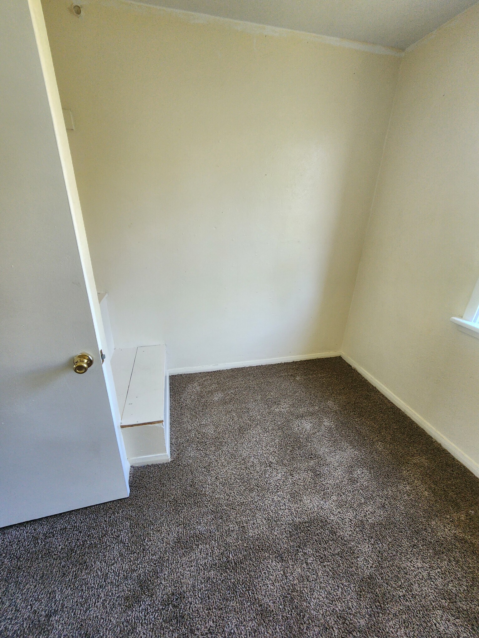 Building Photo - 1417 NW Carden Ave