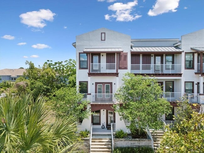 Building Photo - 946 Highland Ave