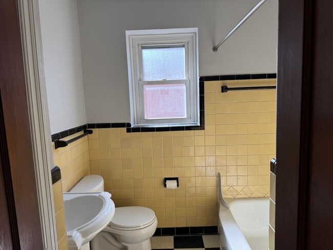 Building Photo - 4519 Jamieson Ave