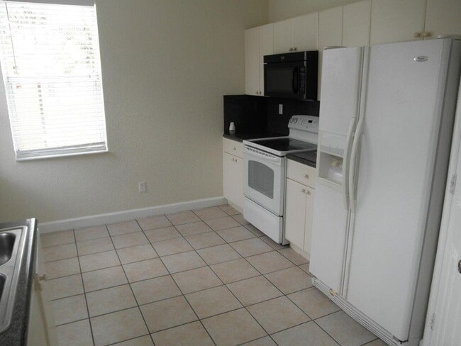 Building Photo - 3308 Shoma Dr