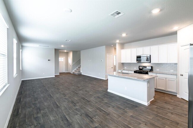 Building Photo - 703 Bluffview Dr.