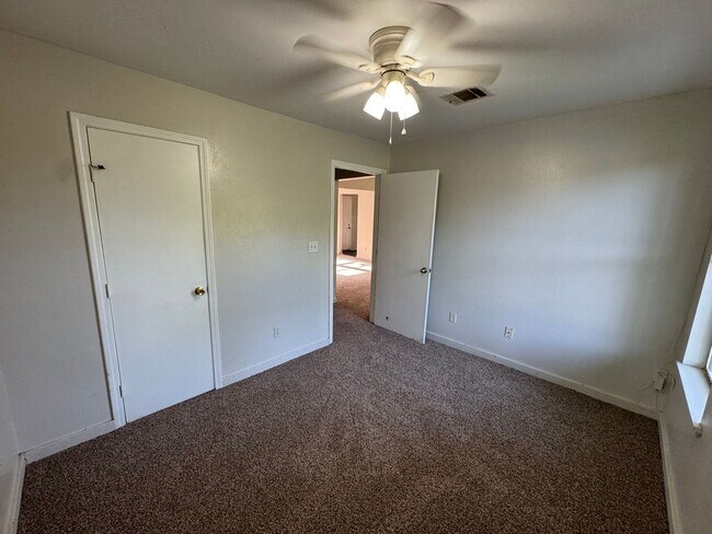 Building Photo - Shreveport Home For Rent