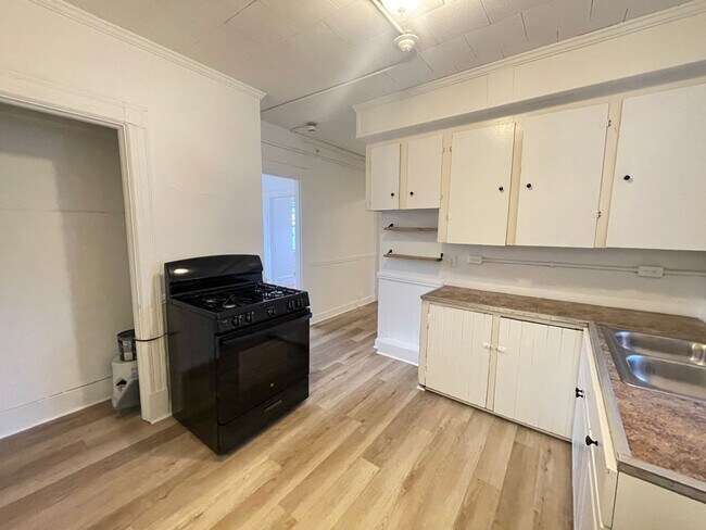 Building Photo - 459 Beech St